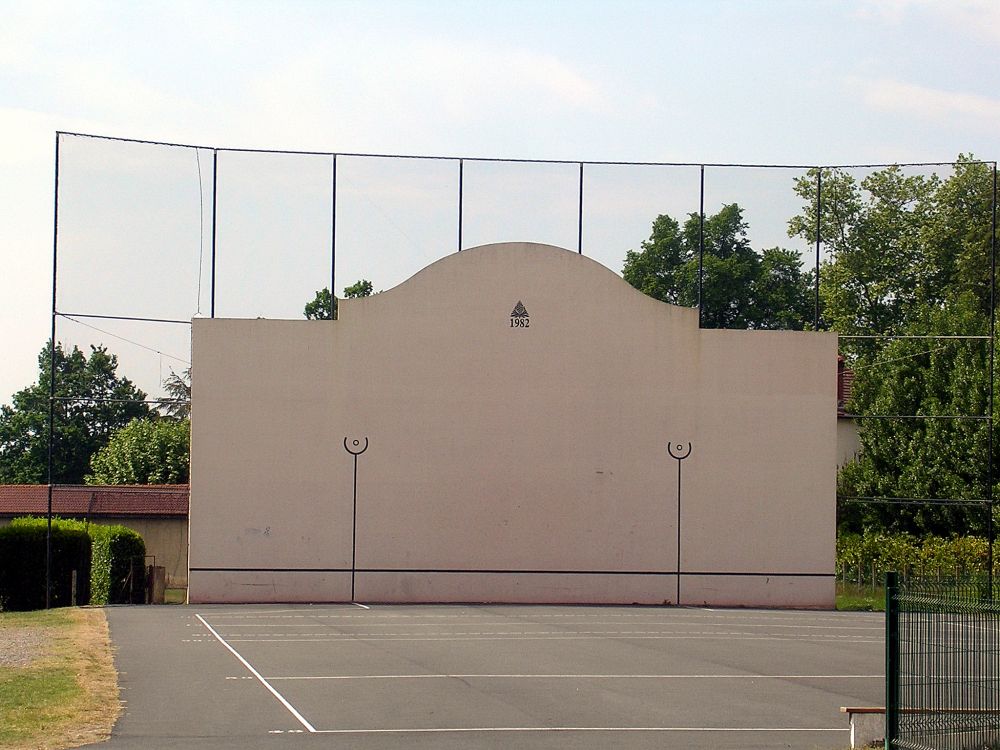 Fronton de Sainte-Eulalie-en-Born