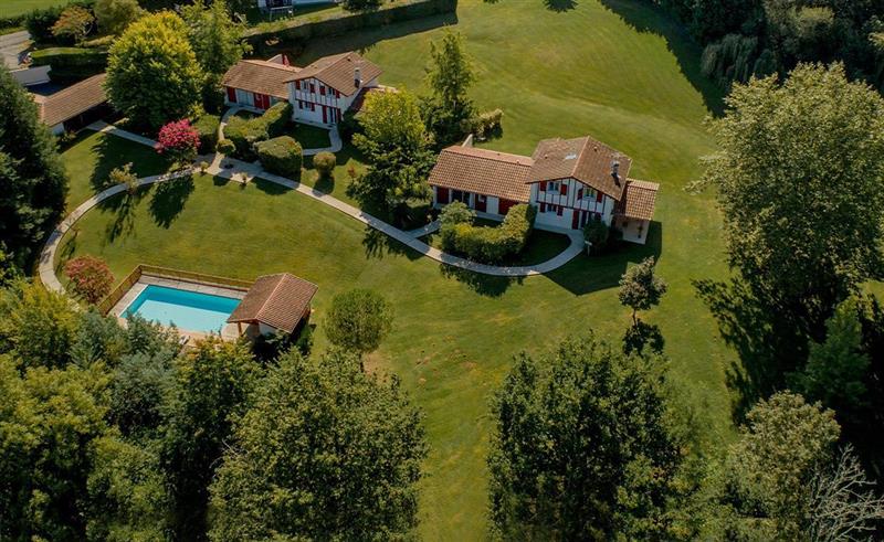 LES VILLAS D'HARRI XURIA IDUZKIA 