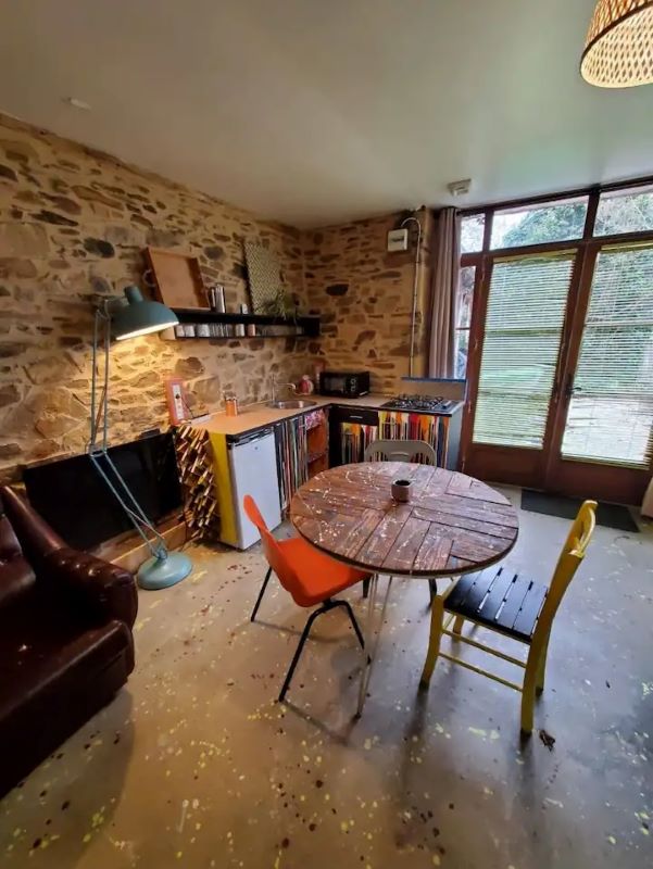 BOURGEOIS Agathe "L'atelier", Sarlande - photo 2