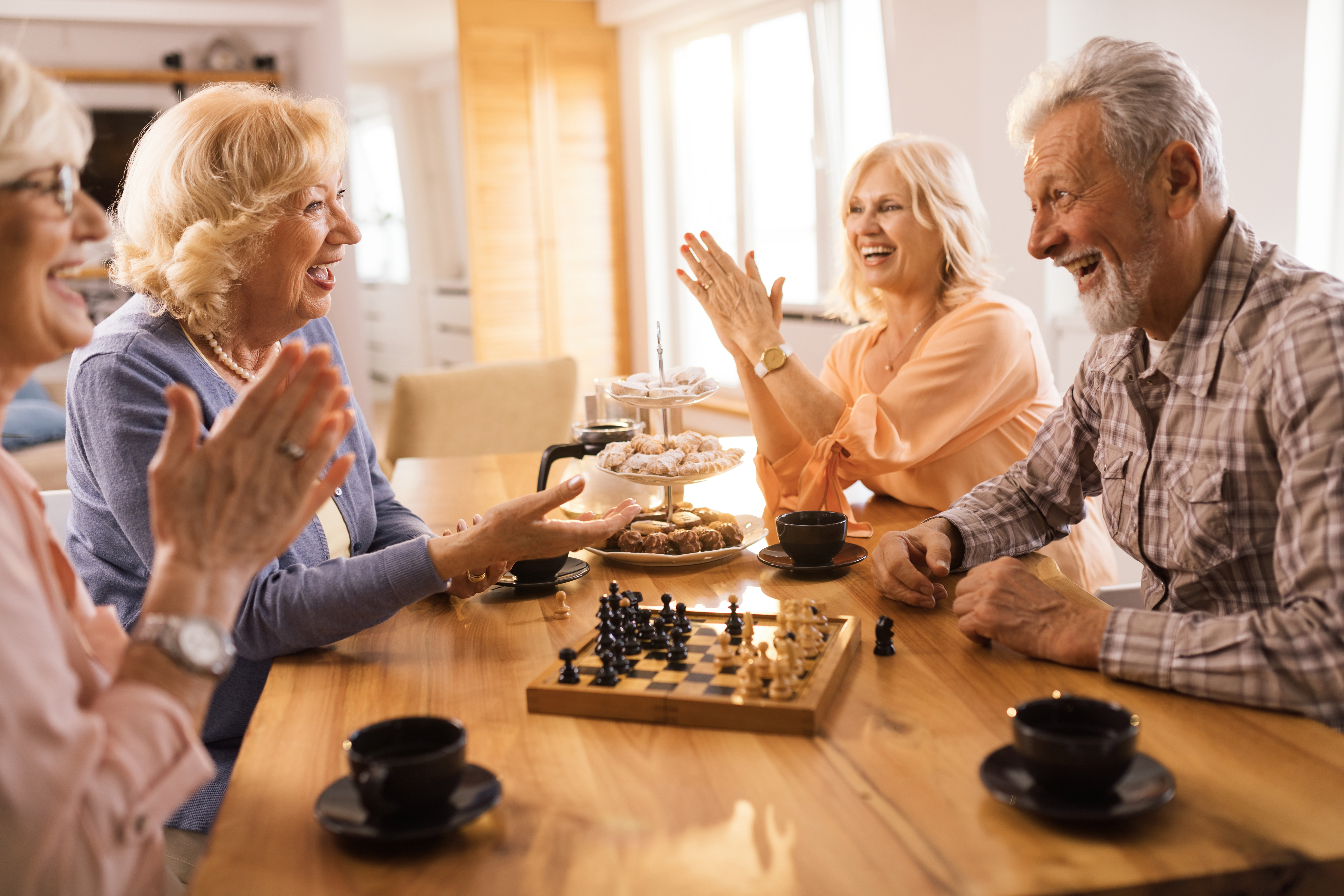 Après-midi goûter jeux retraités
