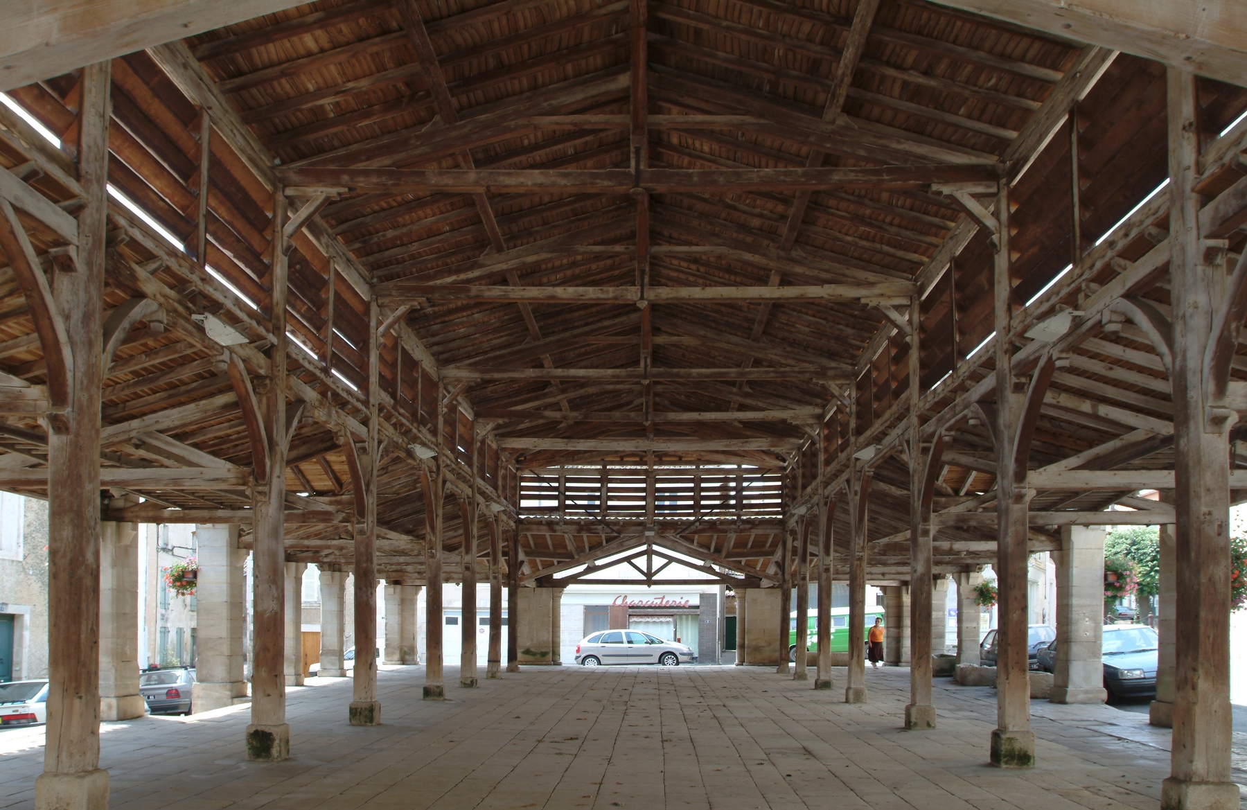 La Cité Historique de Lusignan — photo 2