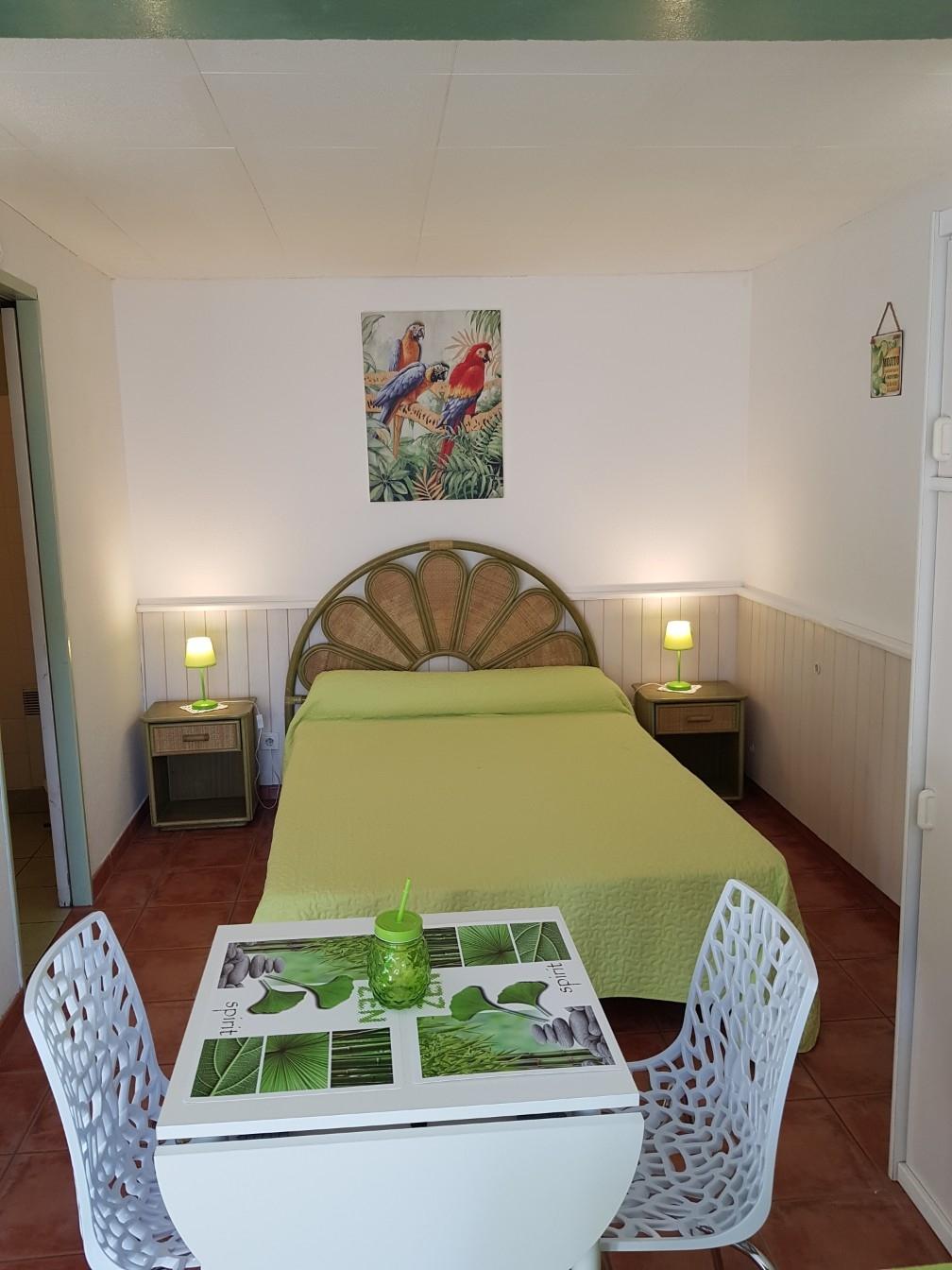 Studio Côté Sud Vert avec piscine à  Sarlat