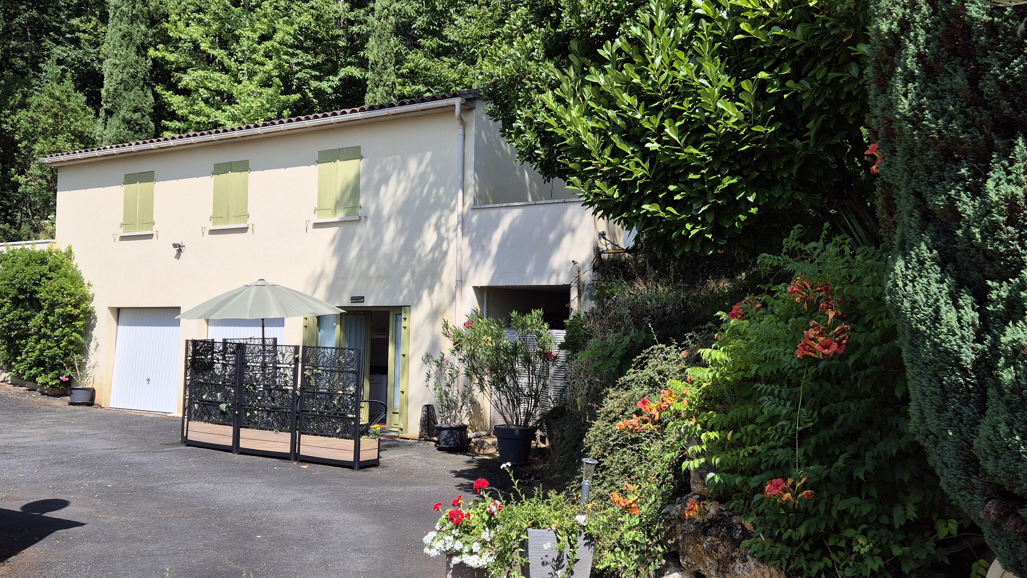 Studio Côté Sud Vert avec piscine à Sarlat