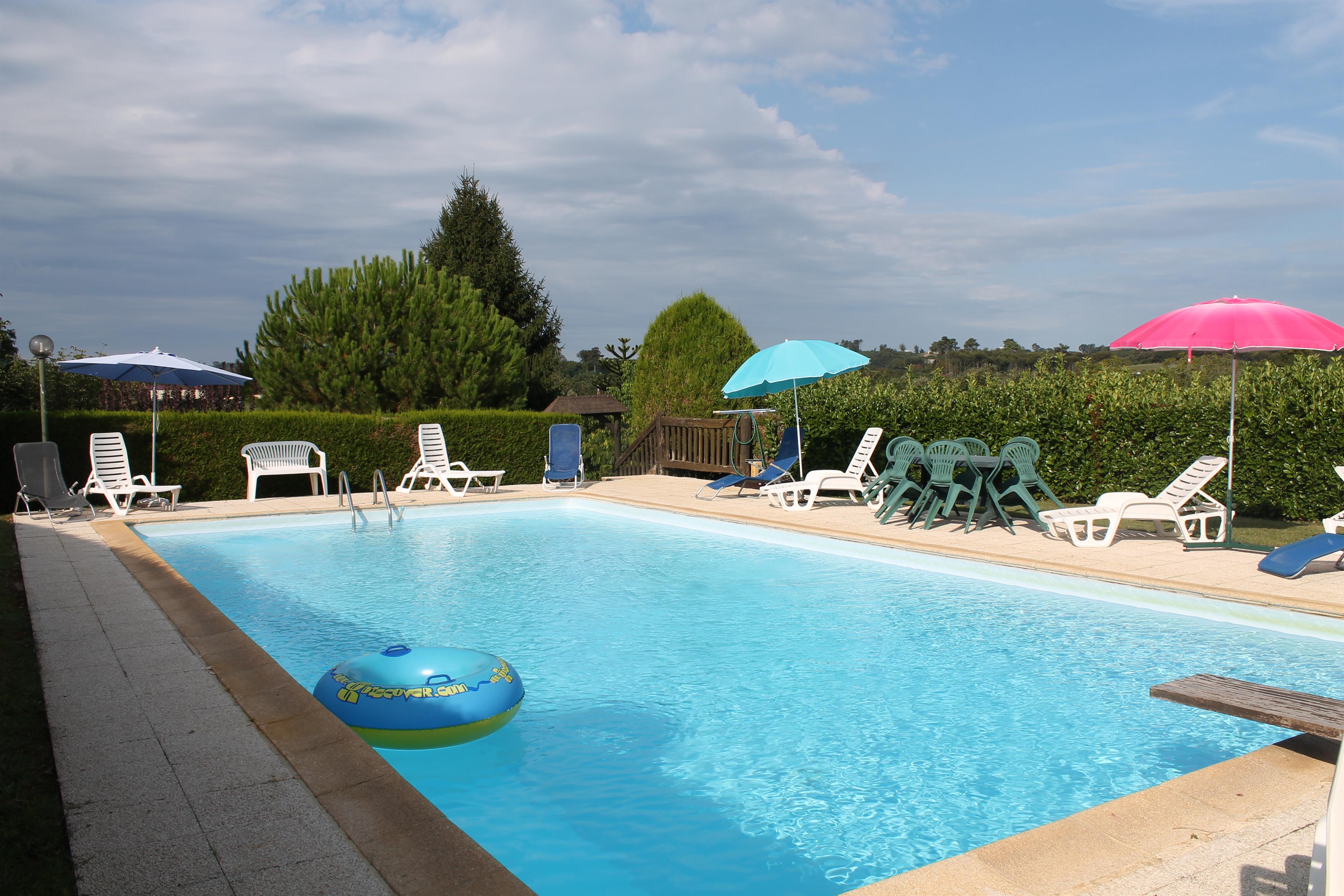 Lapervoisie 1 jardin  piscine et proche de Sarlat