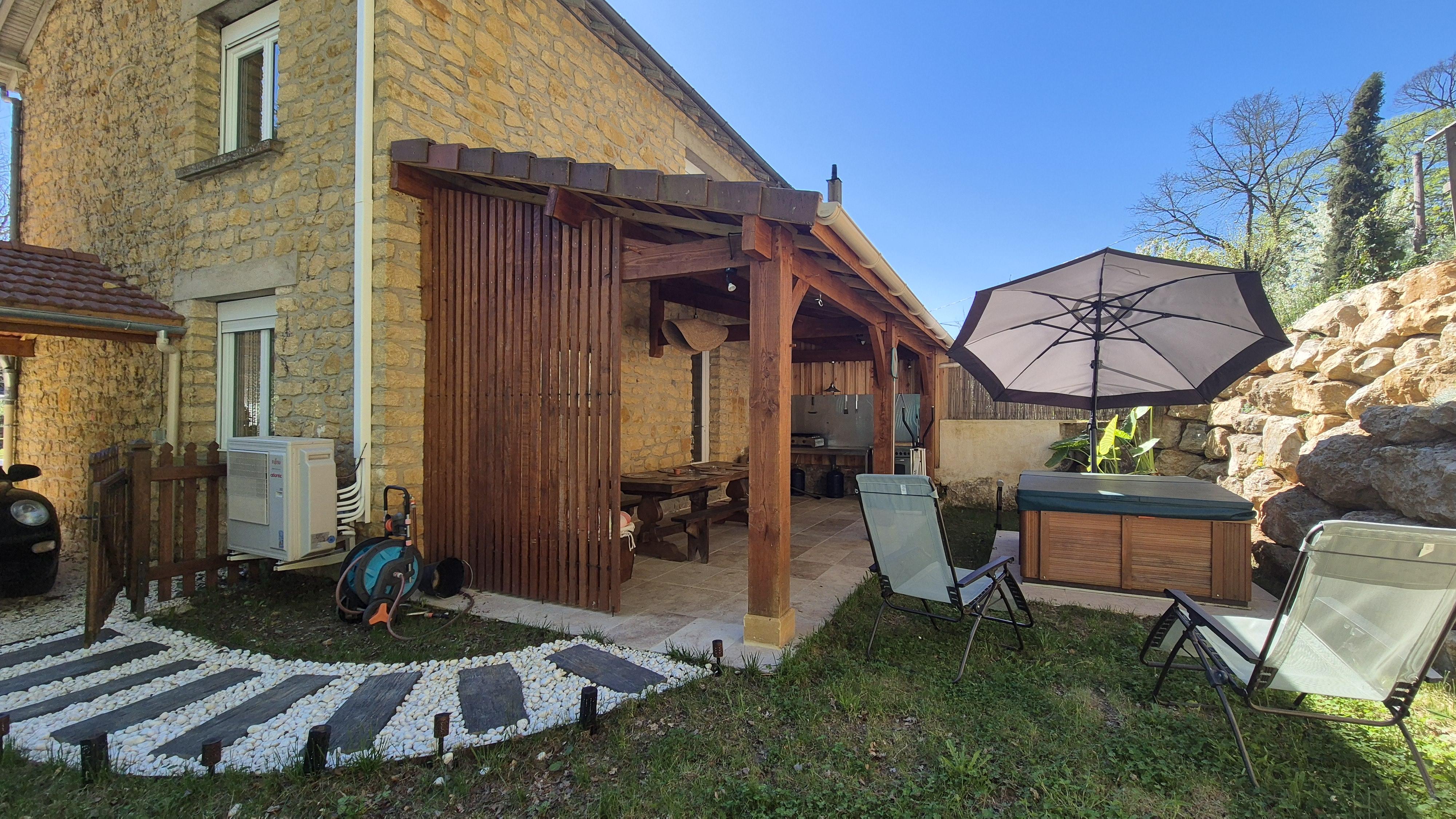 Chez Titouan à Sarlat avec Spa et Clim