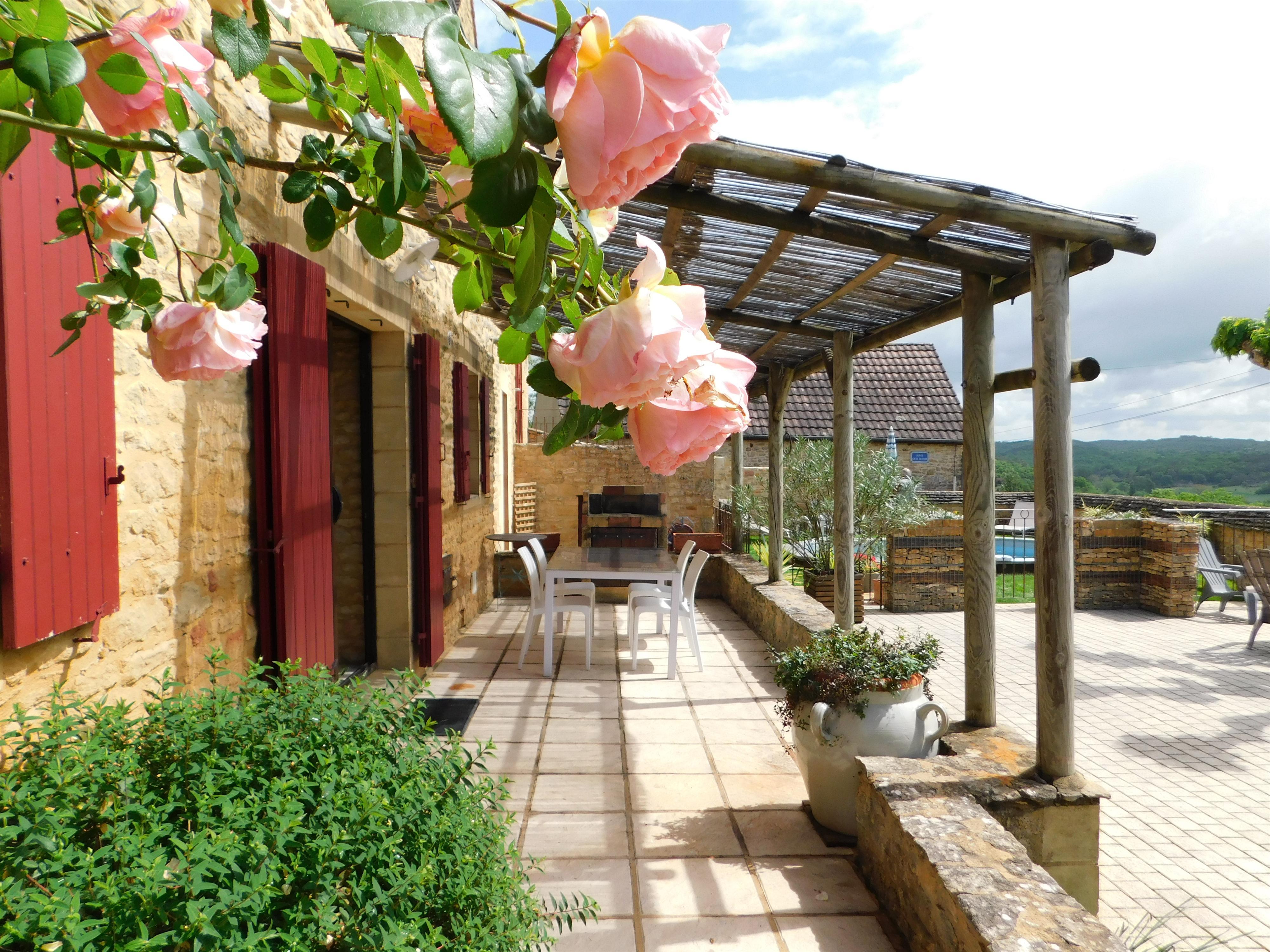 Le Clos Peyrebelle avec piscine proche de Sarlat