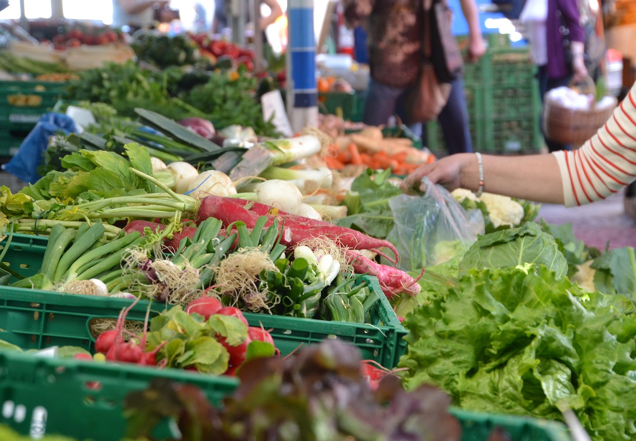 Marché hebdomadaire à Saint-Léonard de Noblat