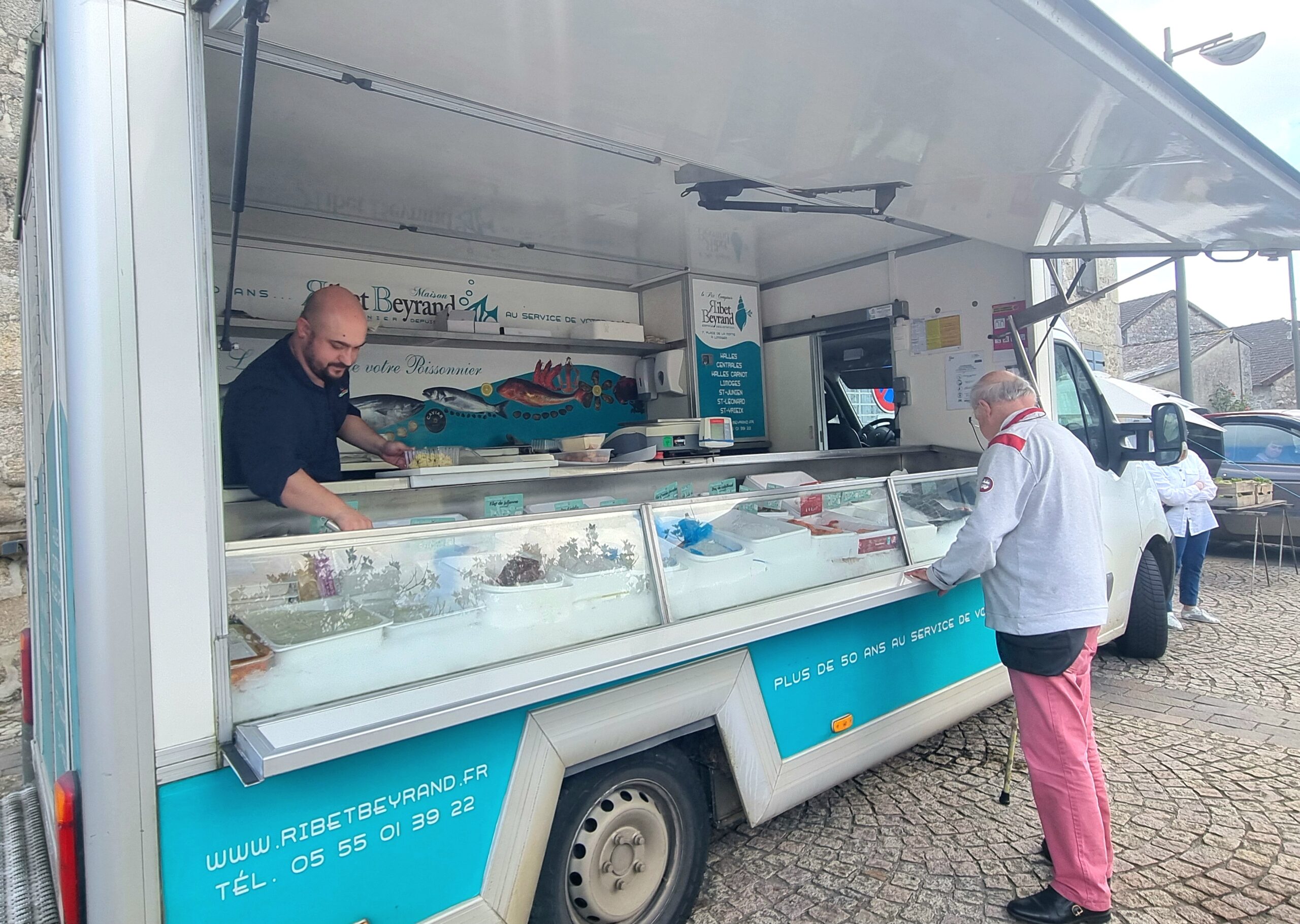 Marché hebdomadaire de Sauviat sur Vige, Sauviat-sur-Vige - photo 3