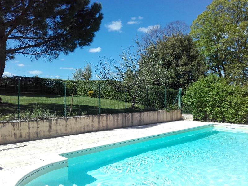 Maison Rouge avec piscine privée au nord de Sarlat