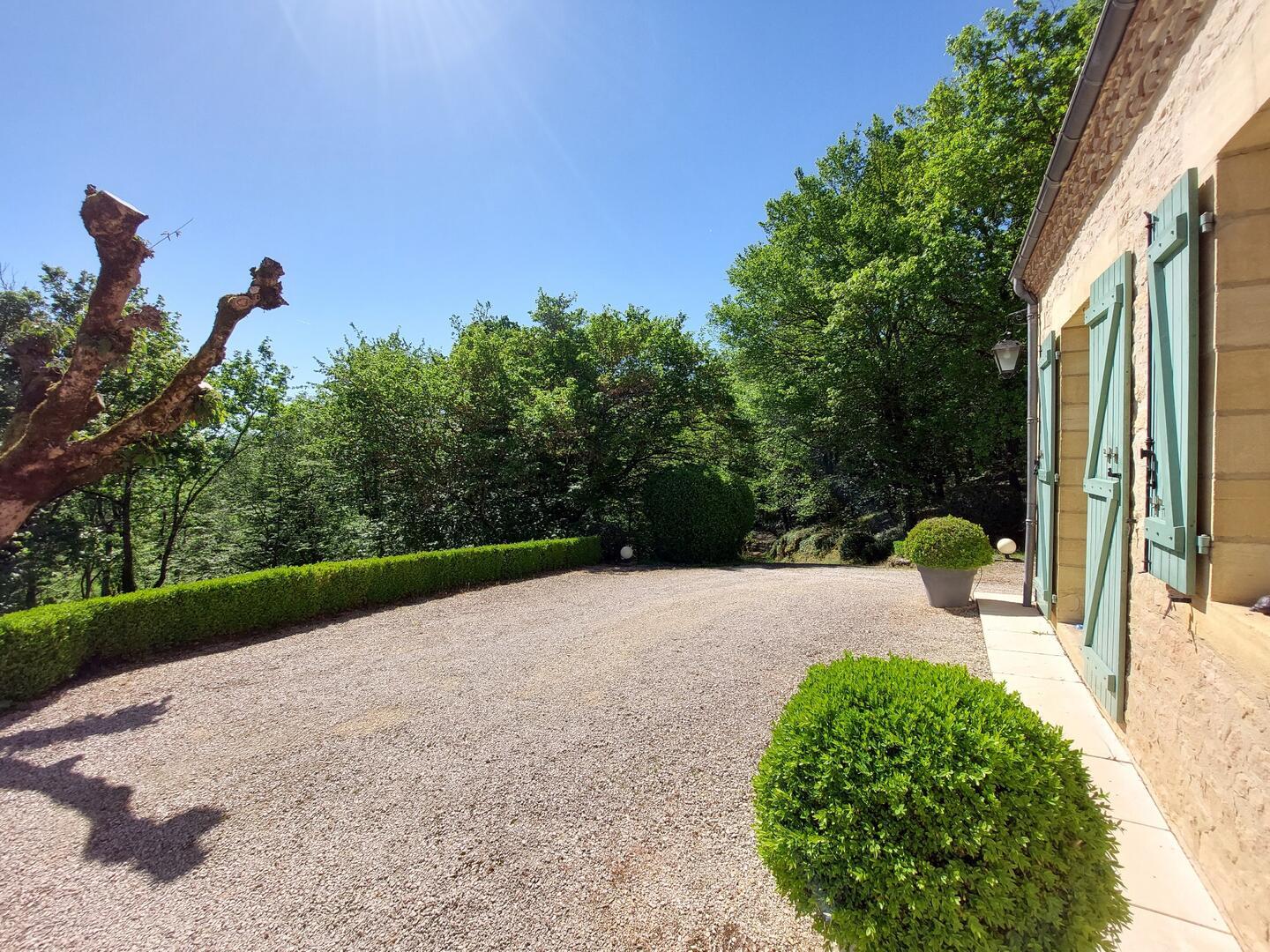 Villa la Vitracoise avec piscine proche de Sarlat