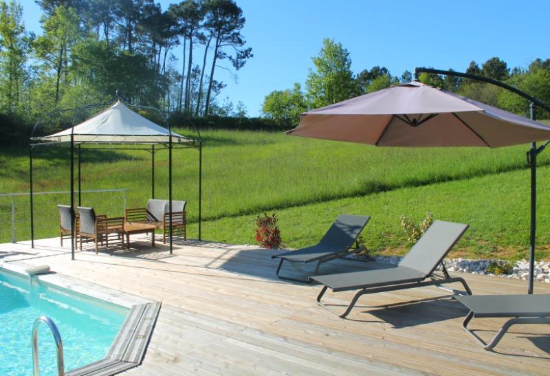 Les Combes avec piscine chauffée au nord Sarlat