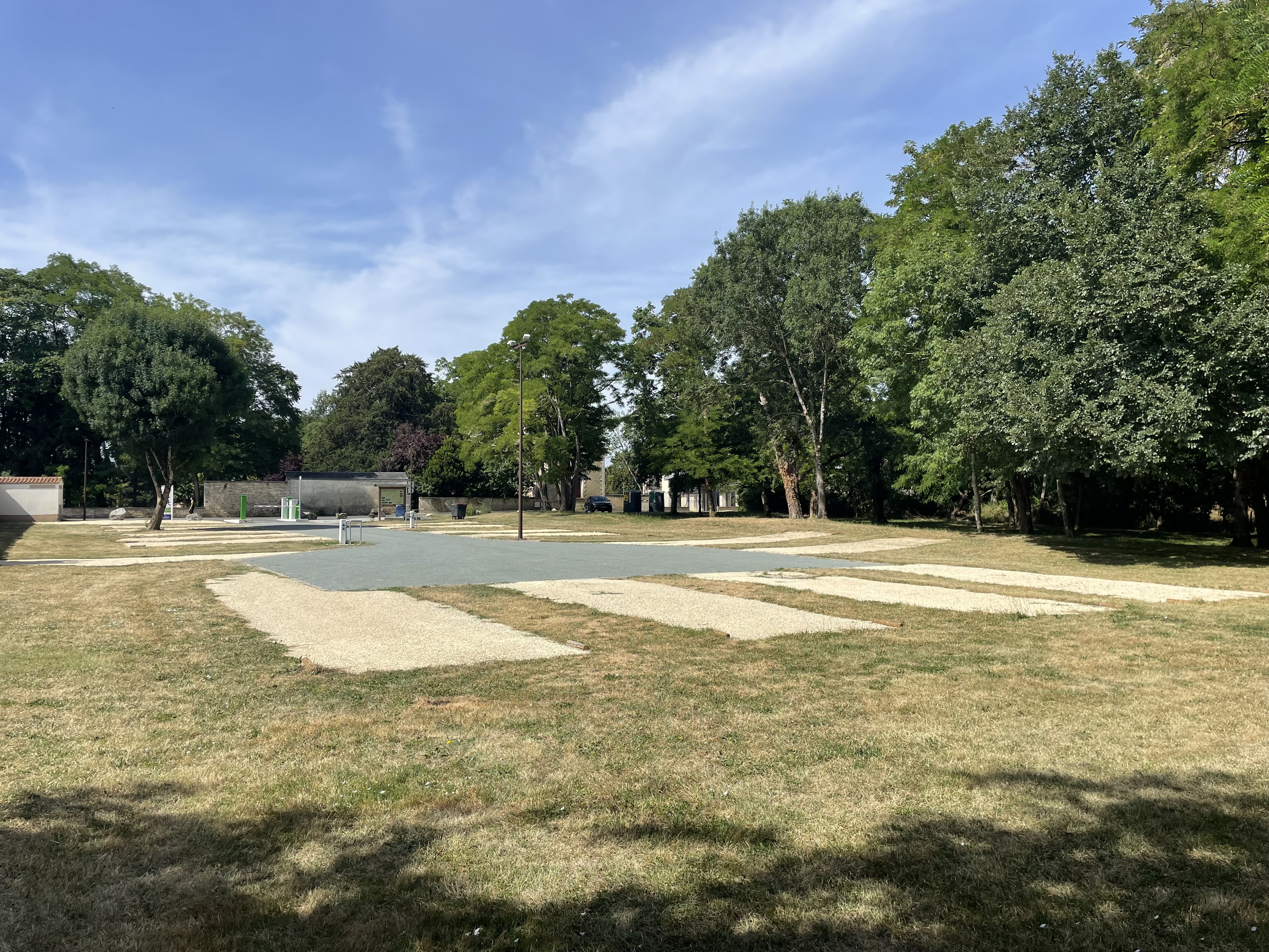 Aire de services pour camping-cars à Prahecq, Prahecq - photo 3