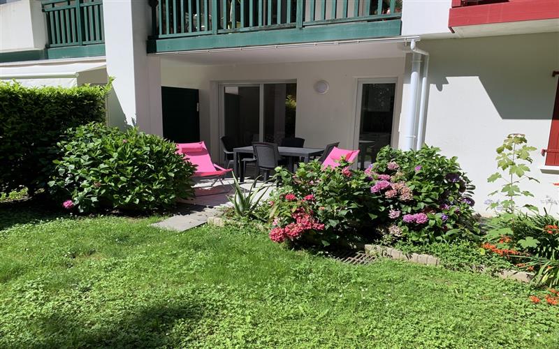 Location 87 Taffet Rousseau