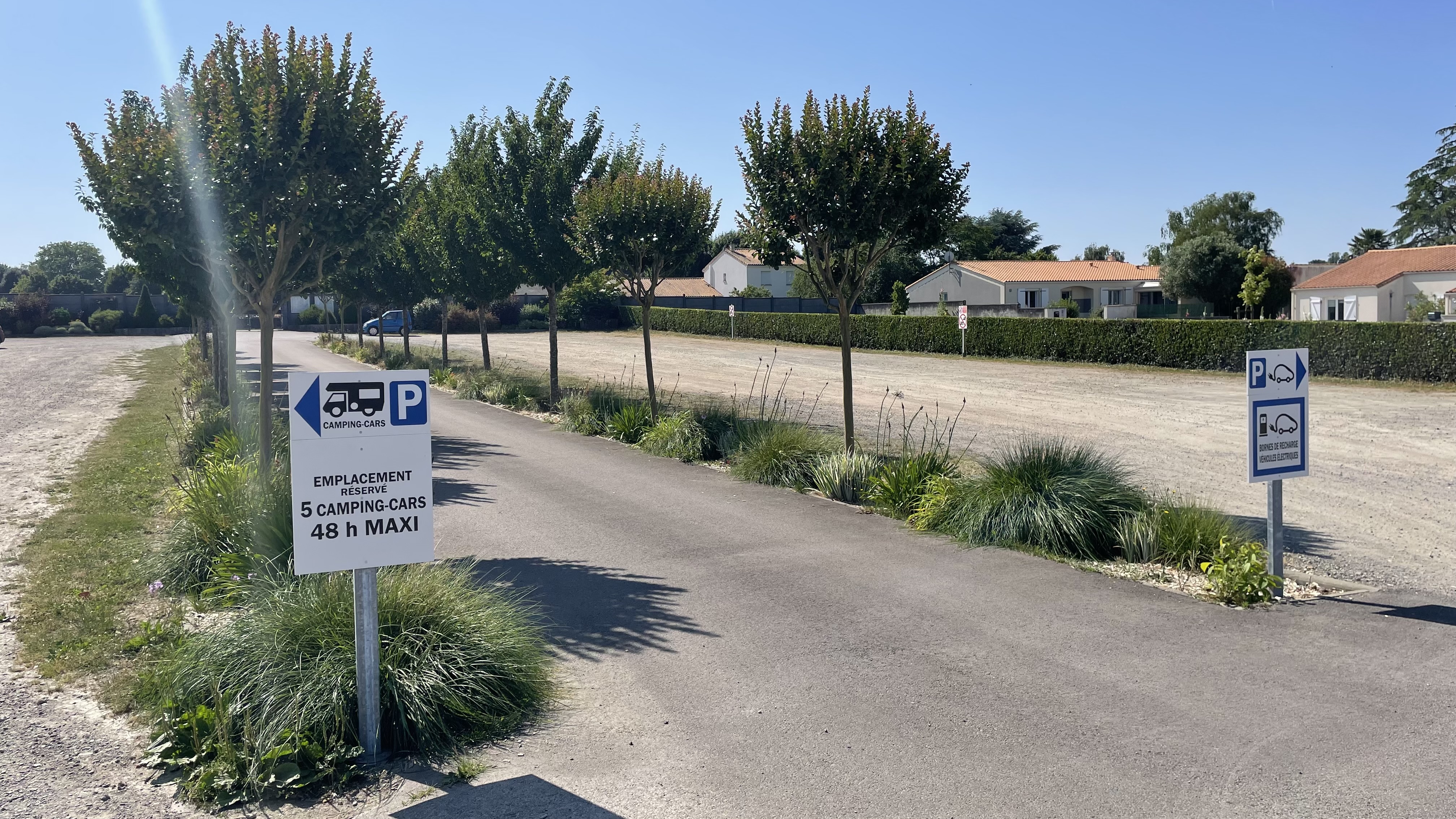 Aire de services pour camping-cars à Chauray, Chauray - photo 2