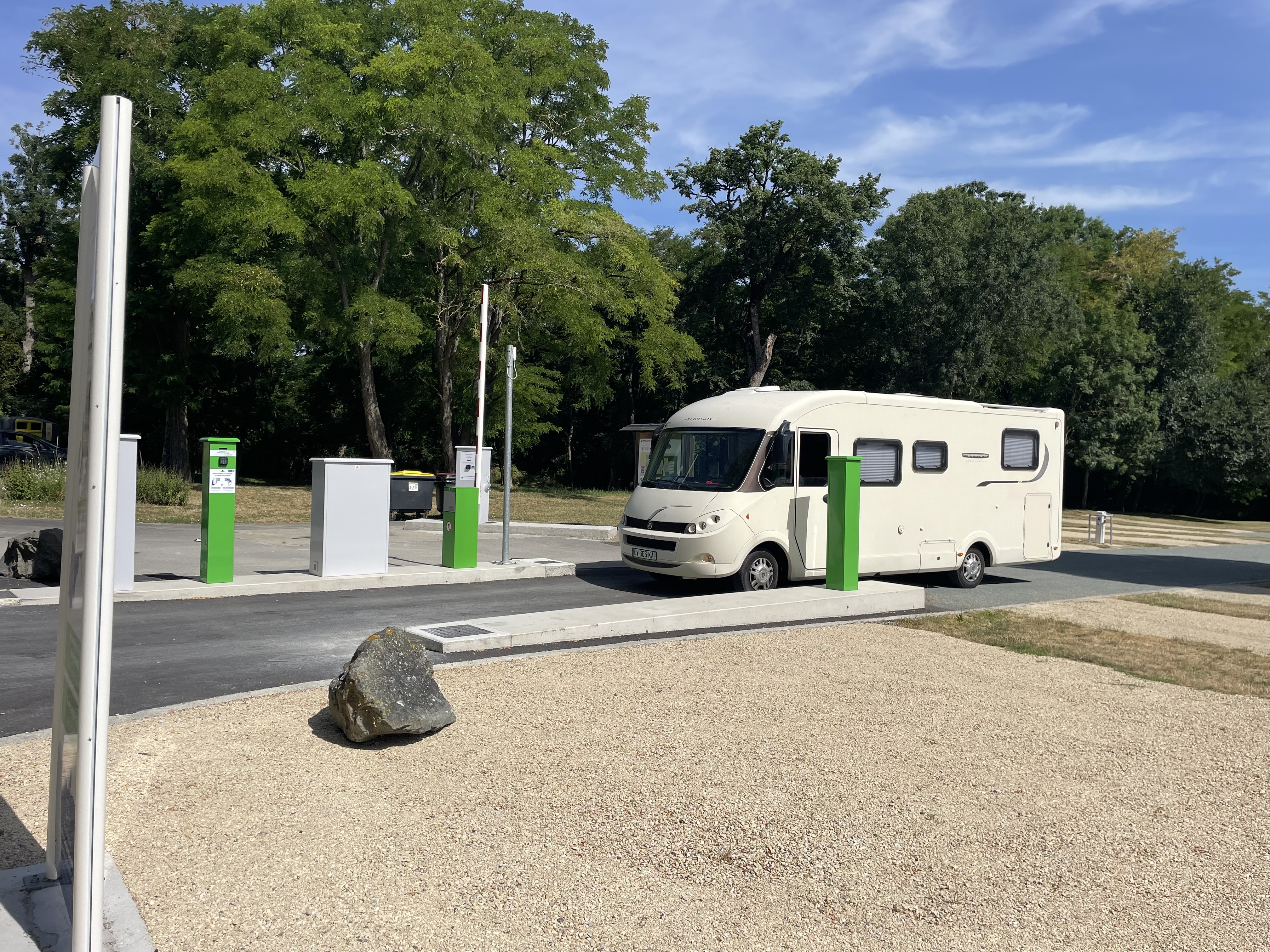 Aire de services pour camping-cars à Prahecq, Prahecq - photo 2