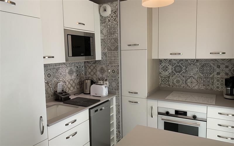 Location 87 Taffet Rousseau