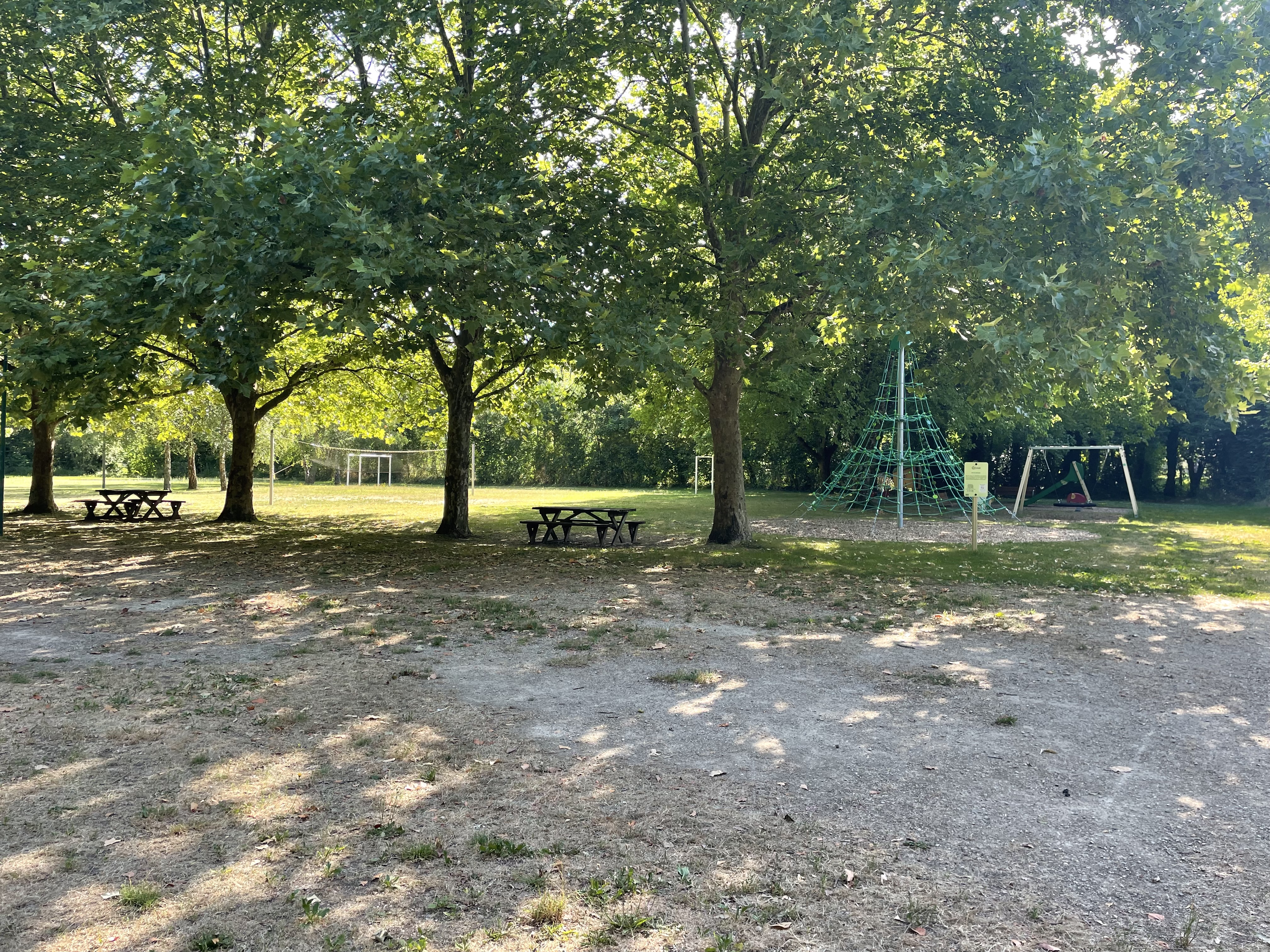 Aire de services pour camping-cars à Echiré, Échiré - photo 2