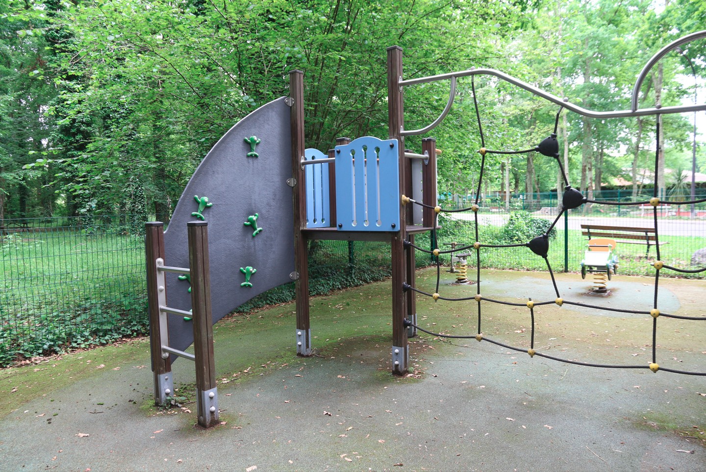 Aire de Jeux plaine des sports, Lons - photo 2