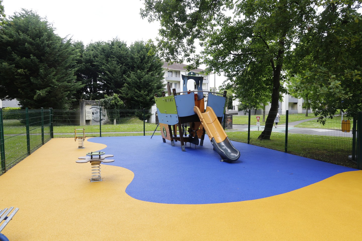 Aire de Jeux du Perlic, Lons - photo 3