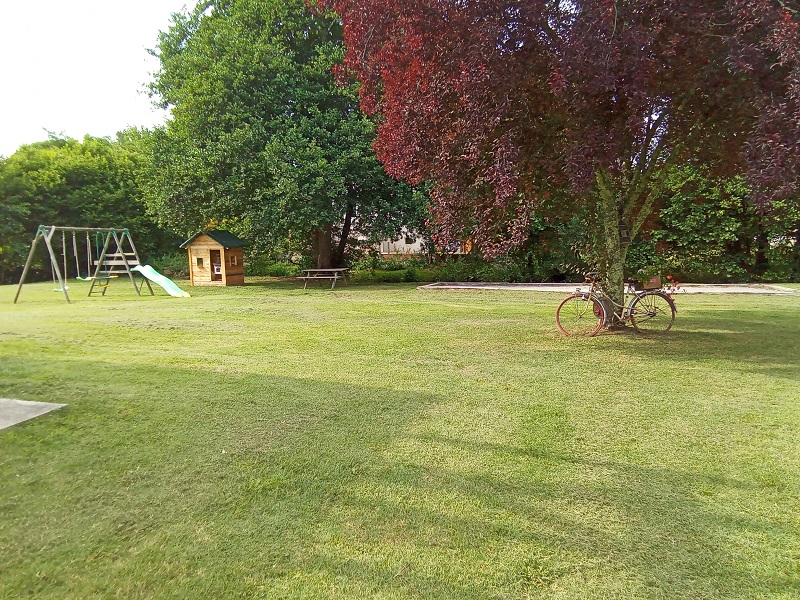 Le repère du forestier, Sabres