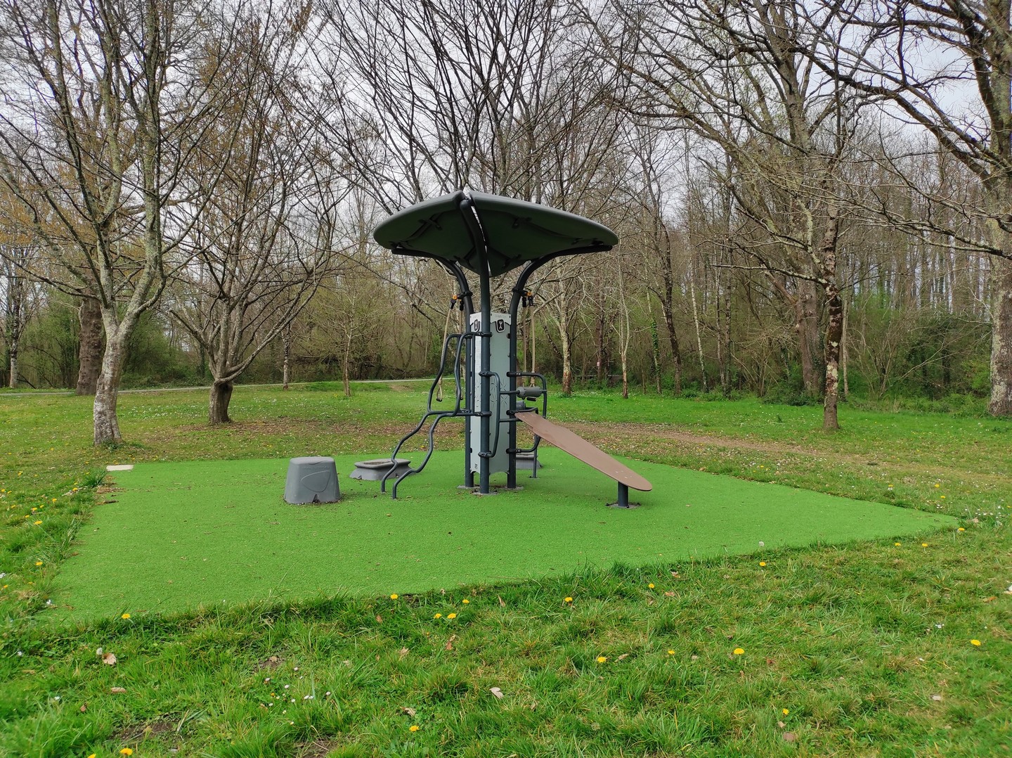 Aire de jeux - Lac des Carolins - photo 3