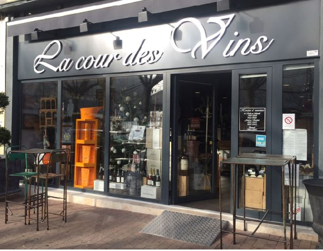 La Cour Des Vins