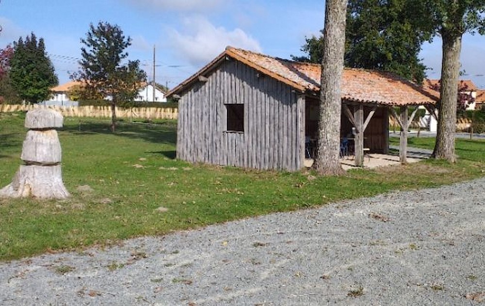 Aire Camping-car Park de La Forêt-sur-Sèvre - photo 2