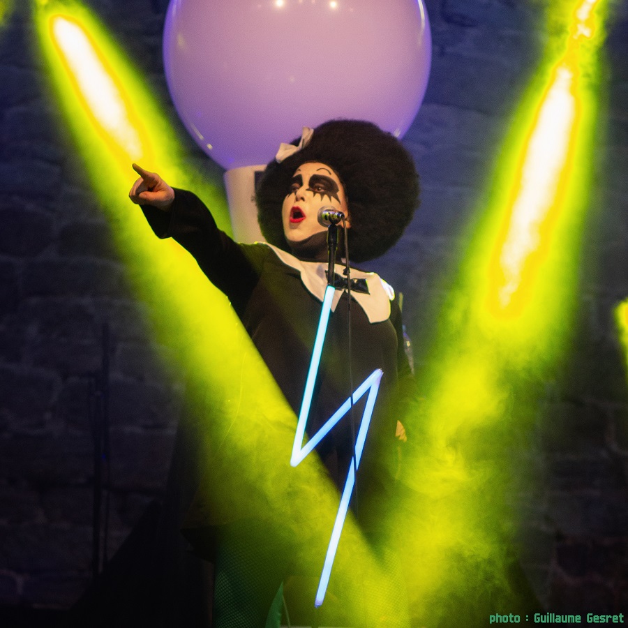 La Poison + Plastik Brut