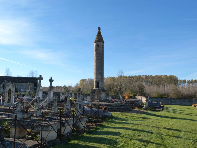 Lanterne des Morts de Château-Larcher, Château-Larcher - photo 3