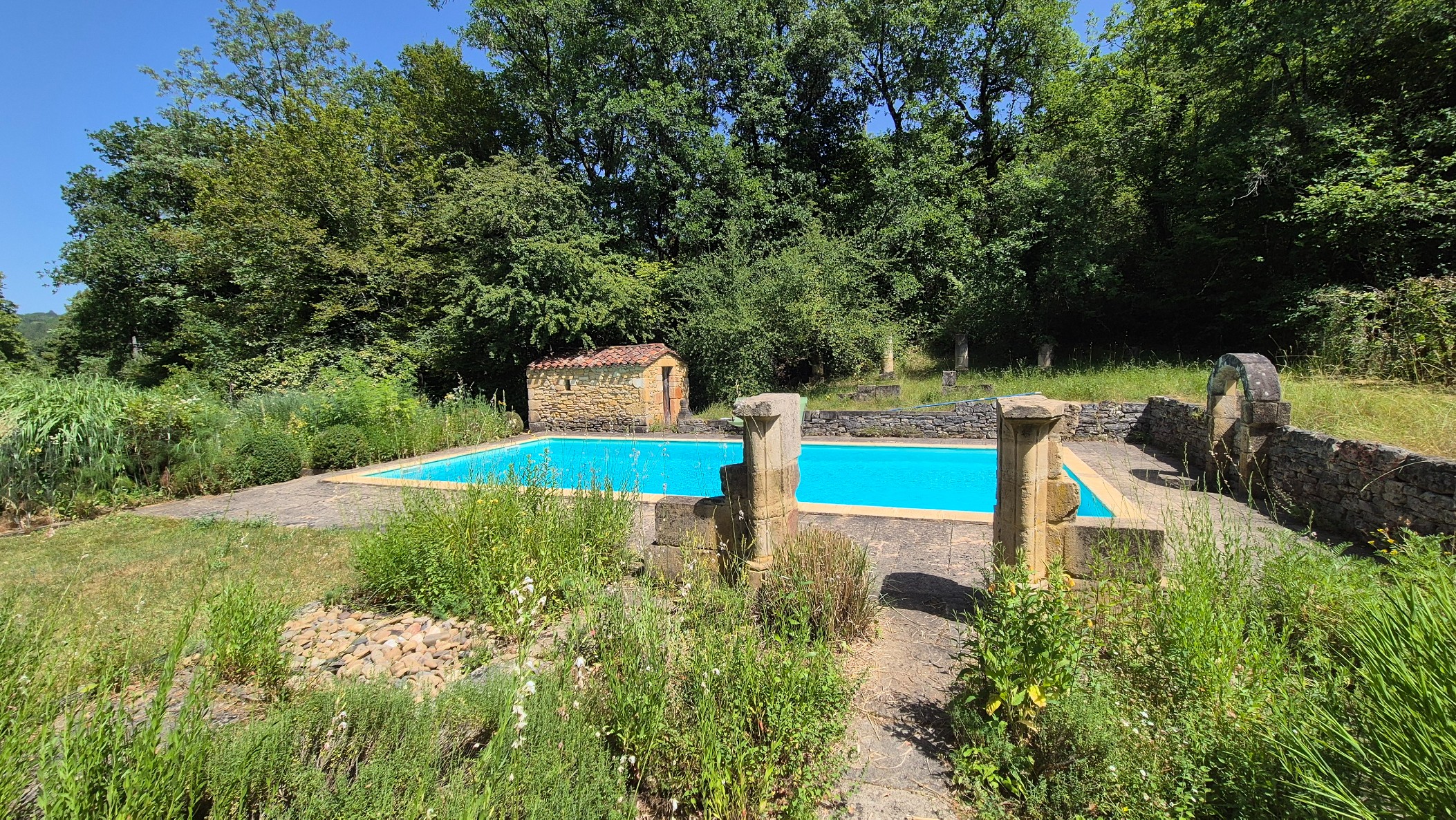 Le Vallon de l'Albarède avec piscine sud de Sarlat