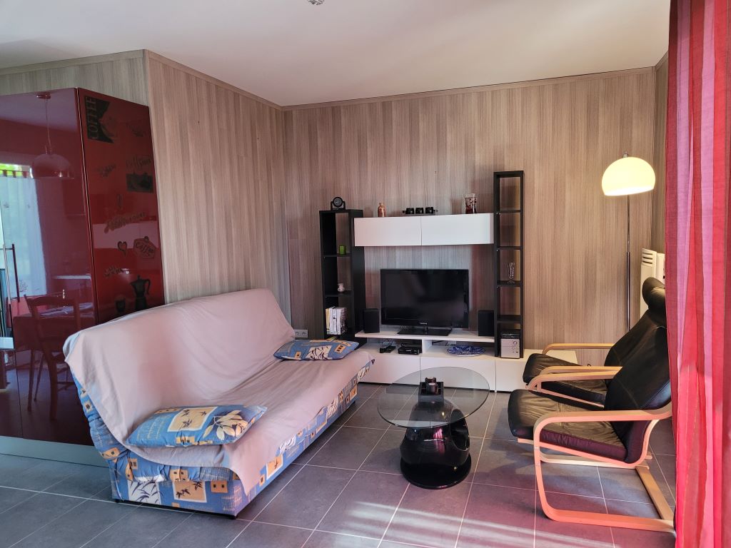 Le chalet des bois, Vallereuil