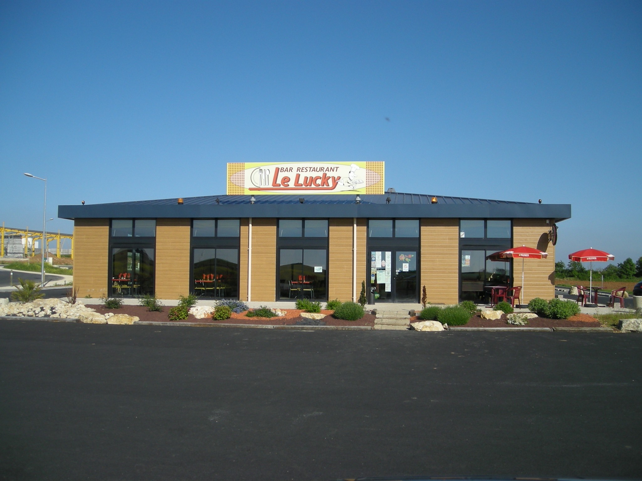 Restaurant "Le Lucky"