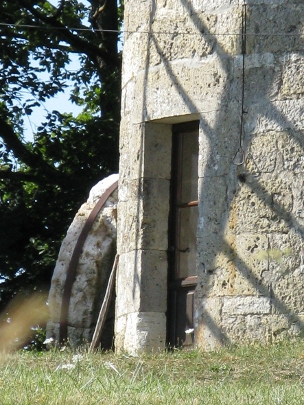 Moulin de Sabrecul, Lusignan-Petit - photo 2