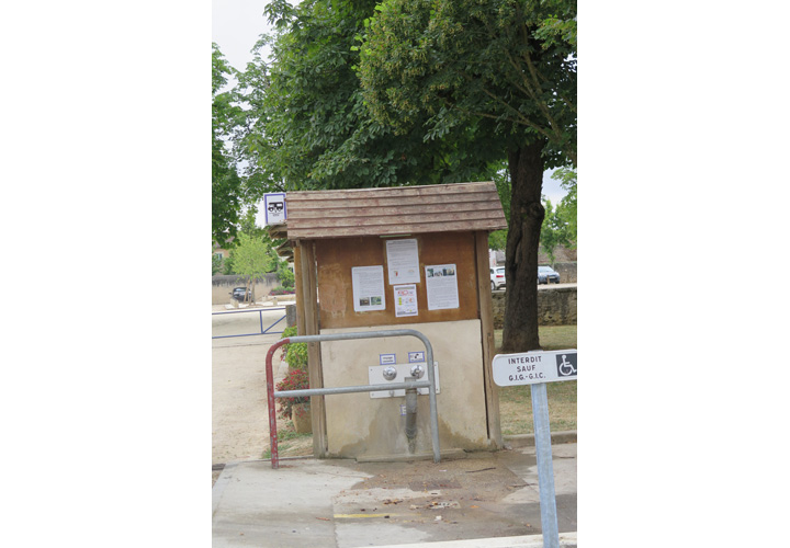 Aire de Camping-Car de Lussac, Lussac-les-Châteaux