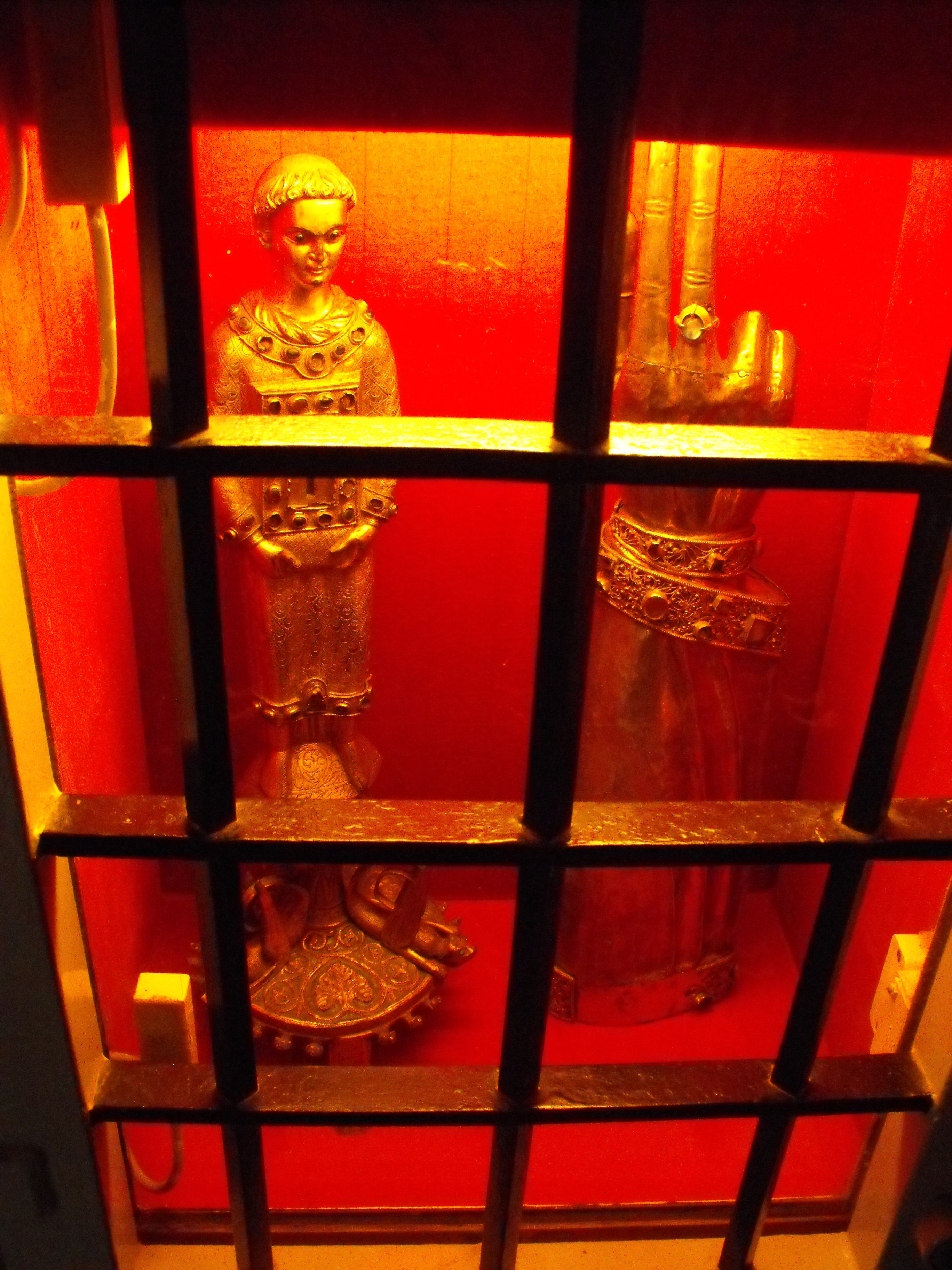 Eglise de la Nativité Saint-Jean-Baptiste - Statue et bras reliquaires, Les Billanges - photo 3