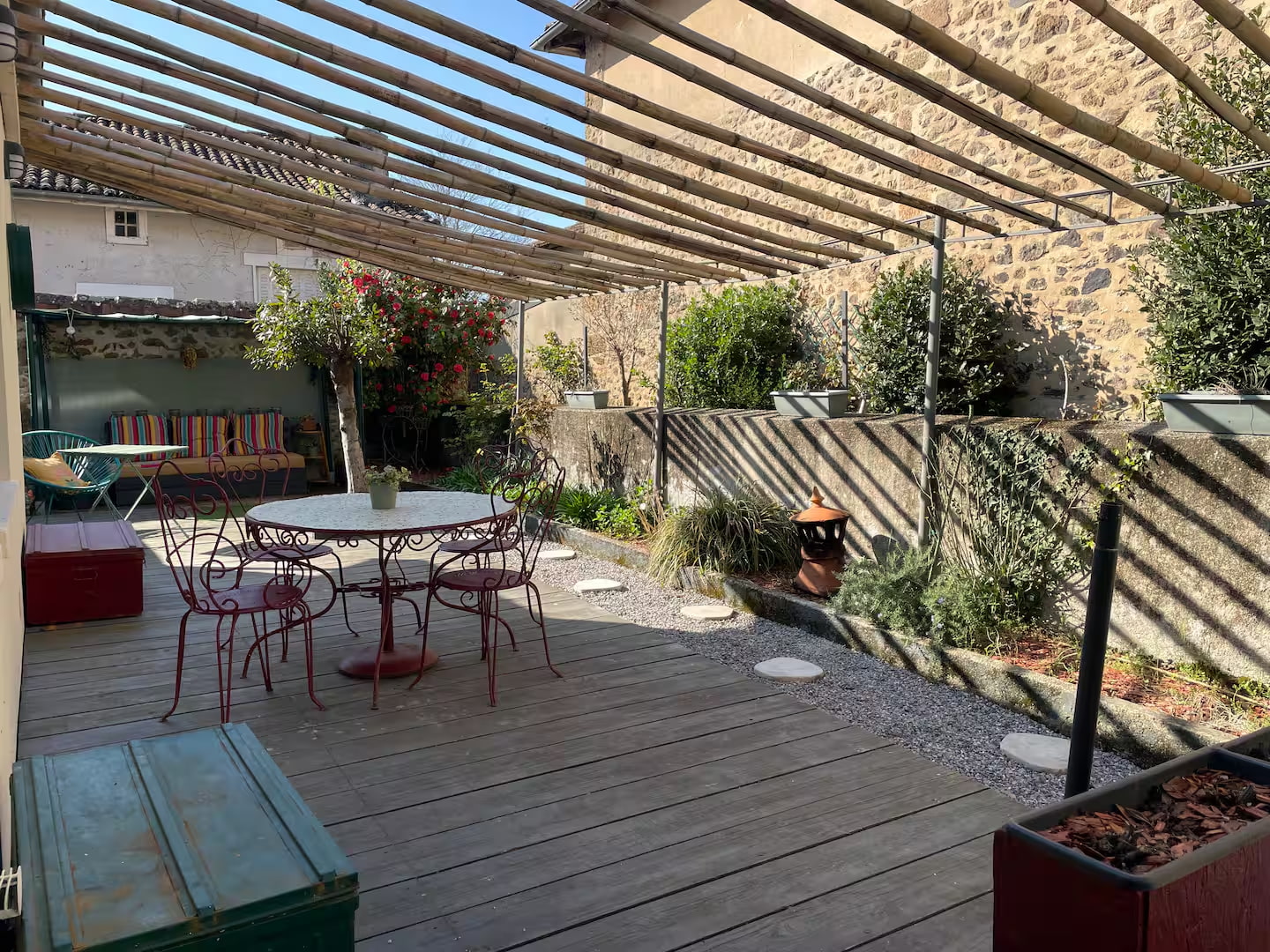 La maison tombée du ciel, Rochechouart