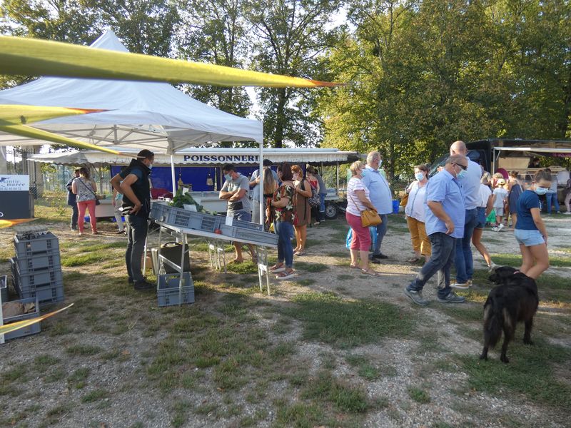 Marché nocturne à Berson