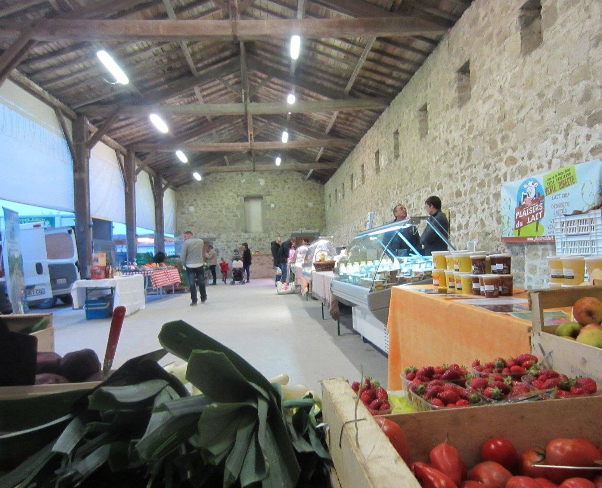 Marché de Nueil-Les-Aubiers - Place Pierre Garnier, Nueil-les-Aubiers - photo 2