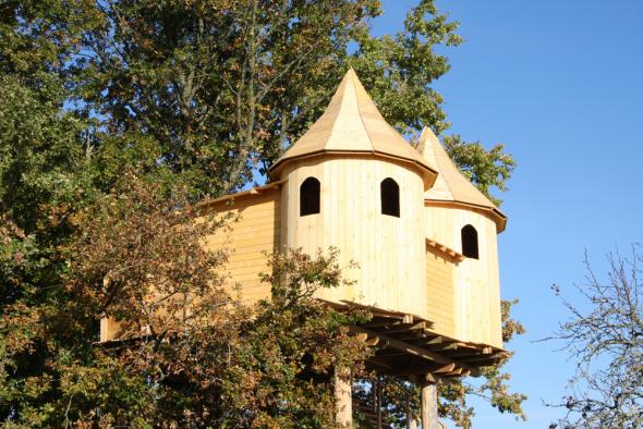 Cabanes et maisons dans les branches du Domaine de Dienné - photo 2