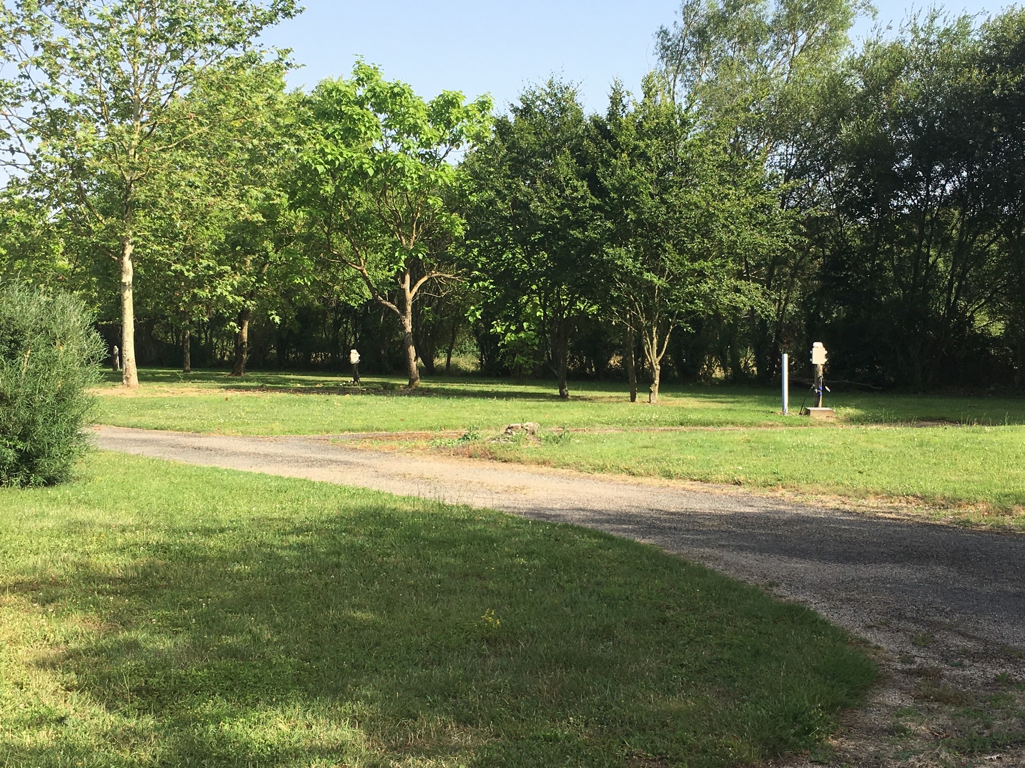 Aire naturelle de camping "Domaine des Sablières" - photo 3