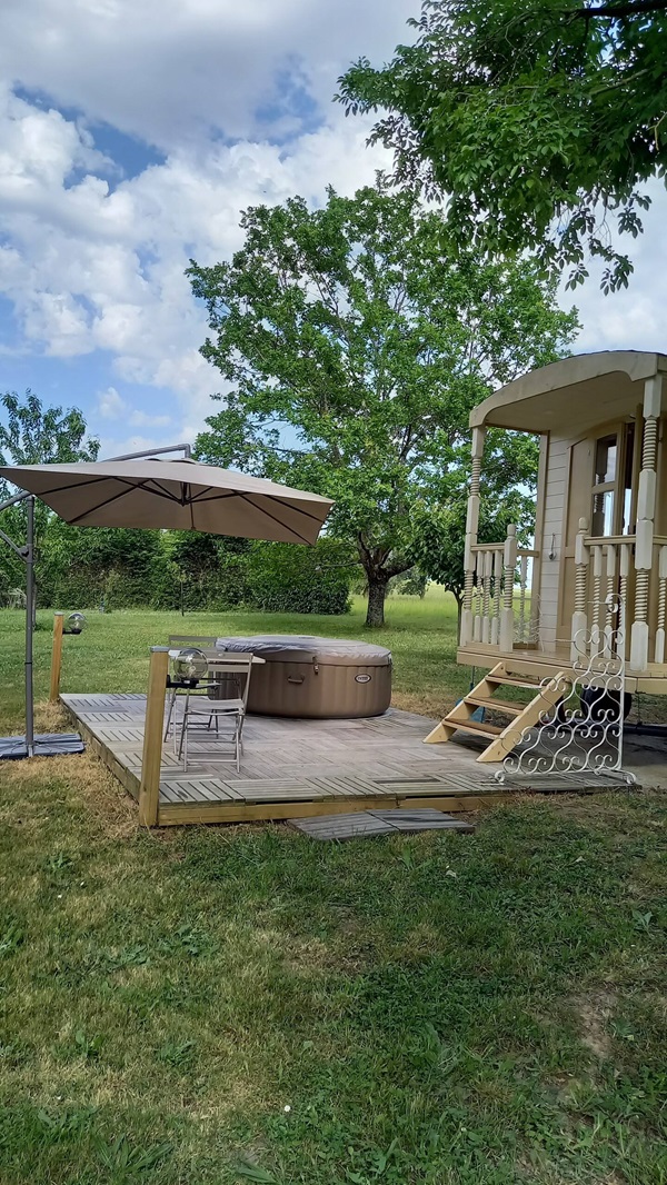 La roulotte du Château de Lescaut - photo 3