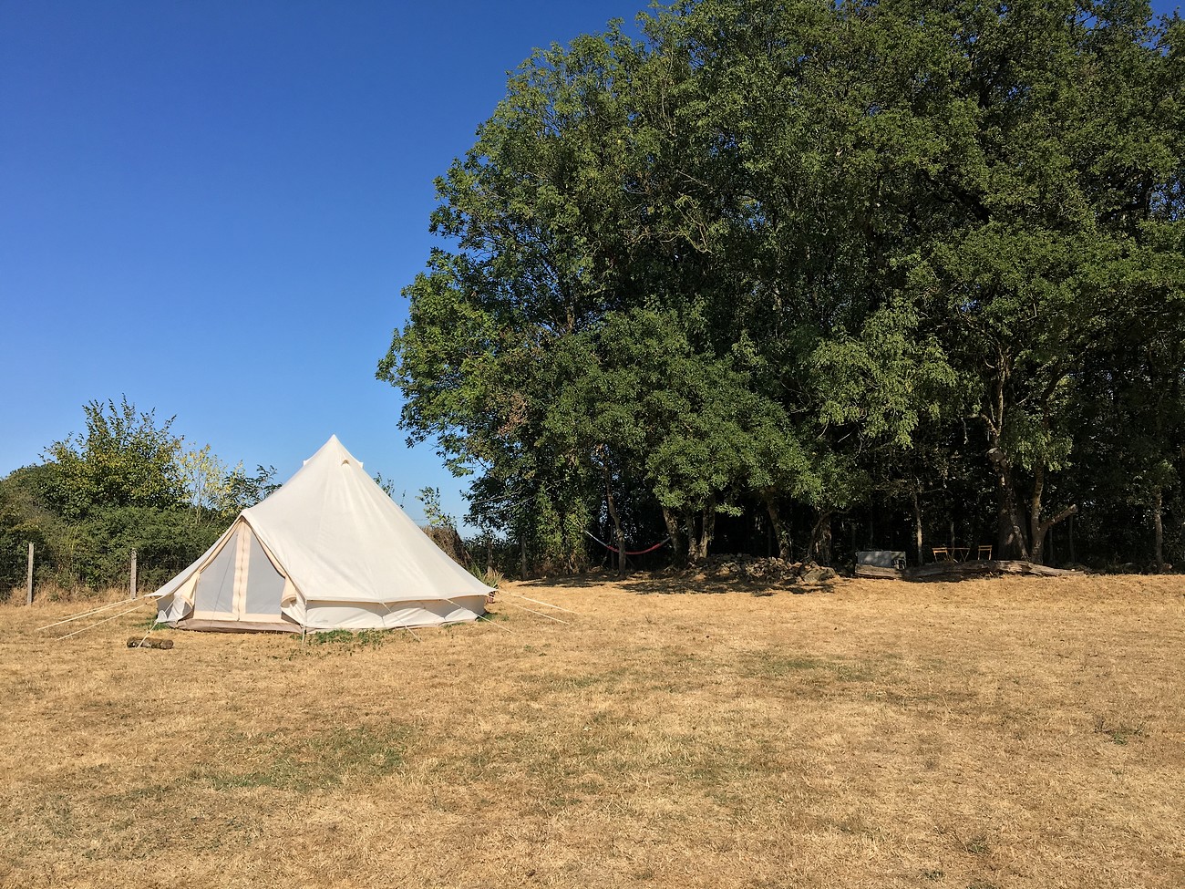 Camping "La Ferme du Petit Puyaume", Montravers