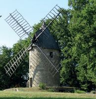 Village de Lusignan-Petit, Lusignan-Petit