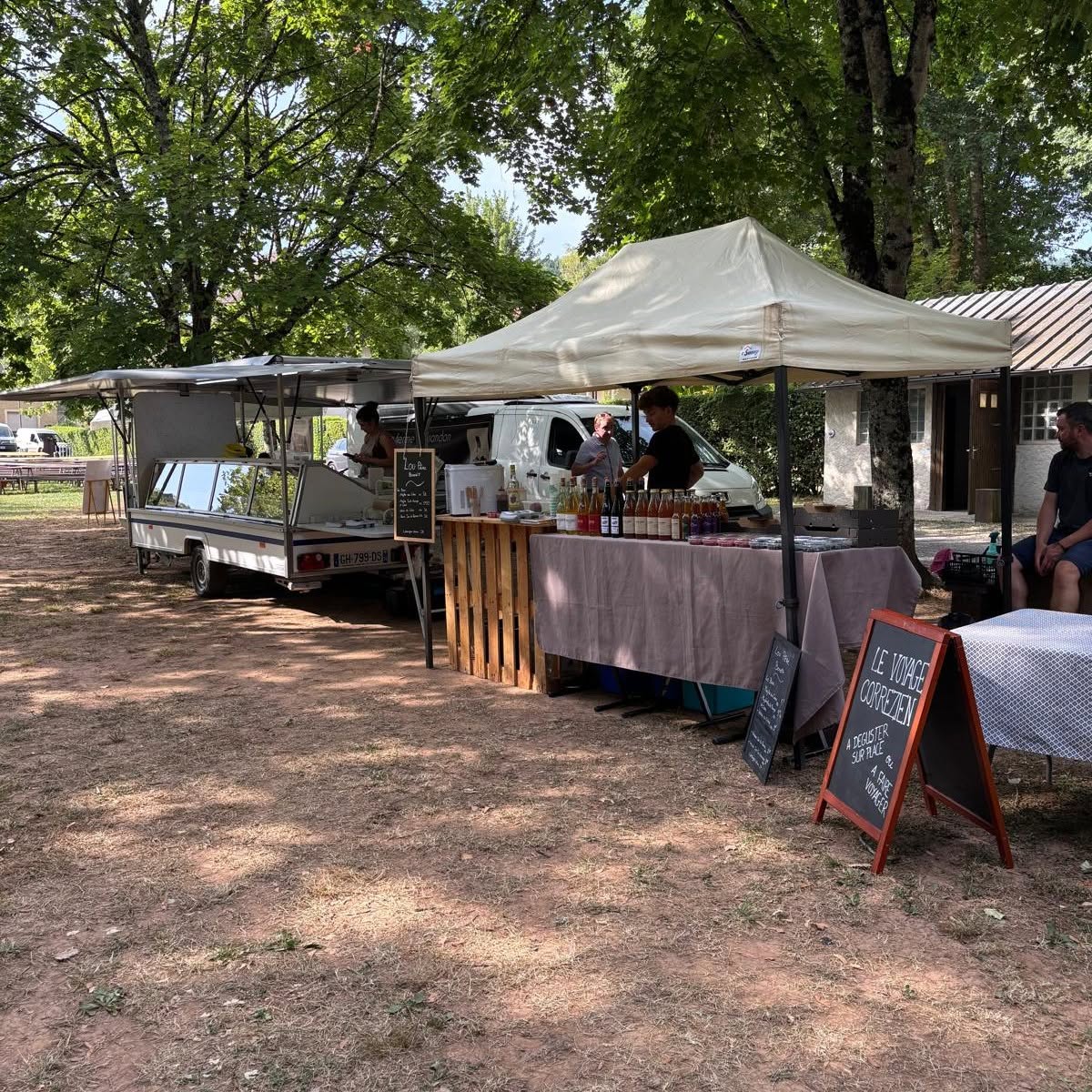 Marché des Producteurs de Pays Voutezac - Le Saillant