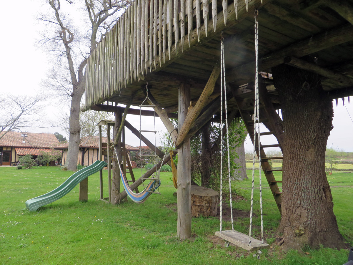 Surf camp Natural Surf Lodge - photo 2