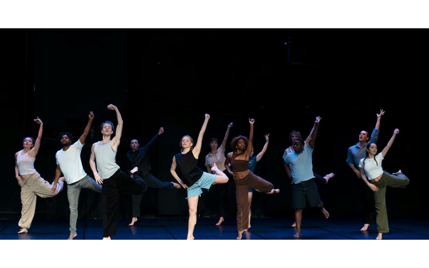 Espaces Pluriels - Danse "Nous n'arrivons pas les mains vides"