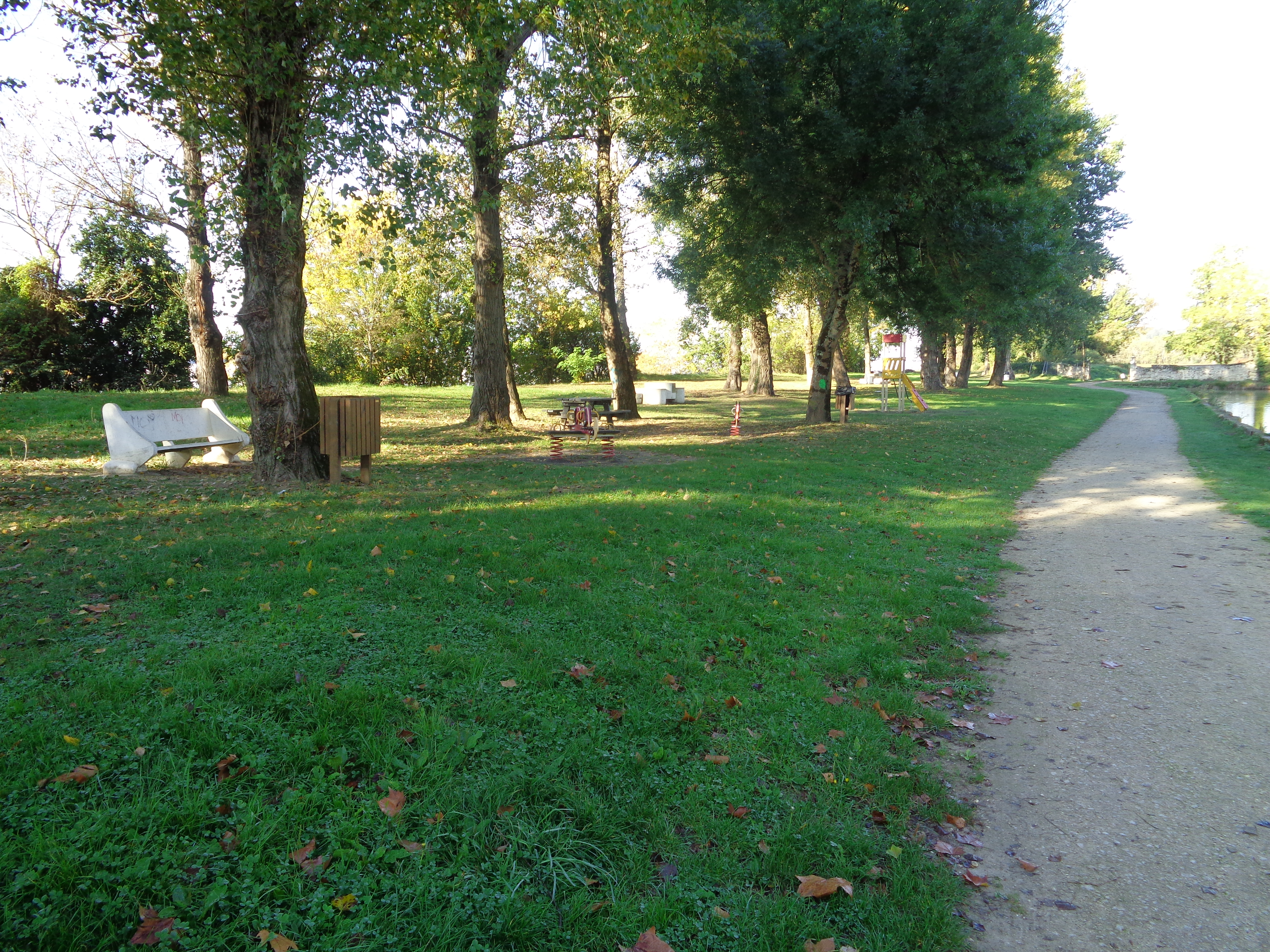 Balades à roulettes : Bourg-sur-Gironde, Bourg - photo 2