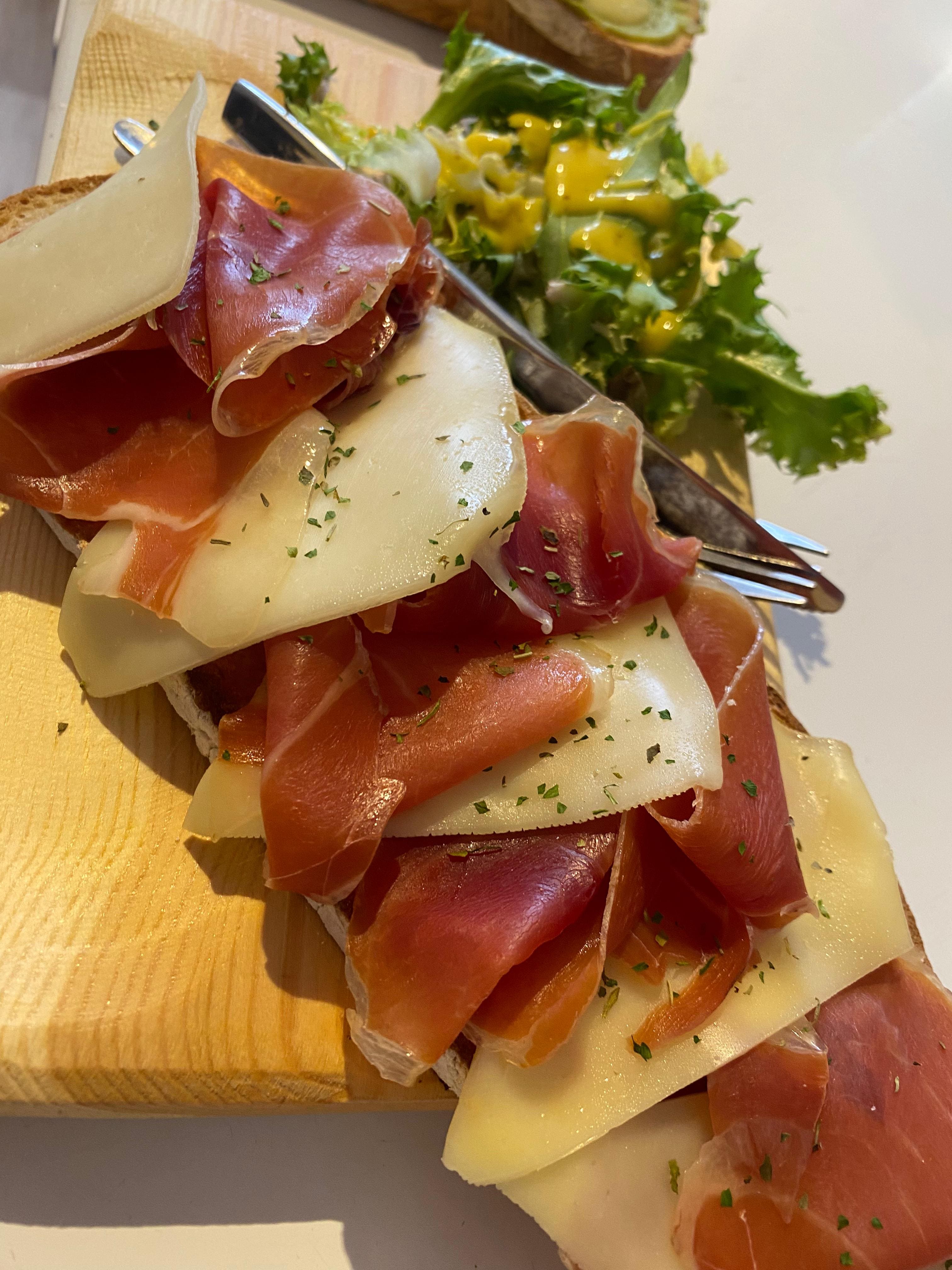 https://cdt64.media.tourinsoft.eu/upload/ohlala-cafe-hendaye-snack-coffee-shop-1.jpeg