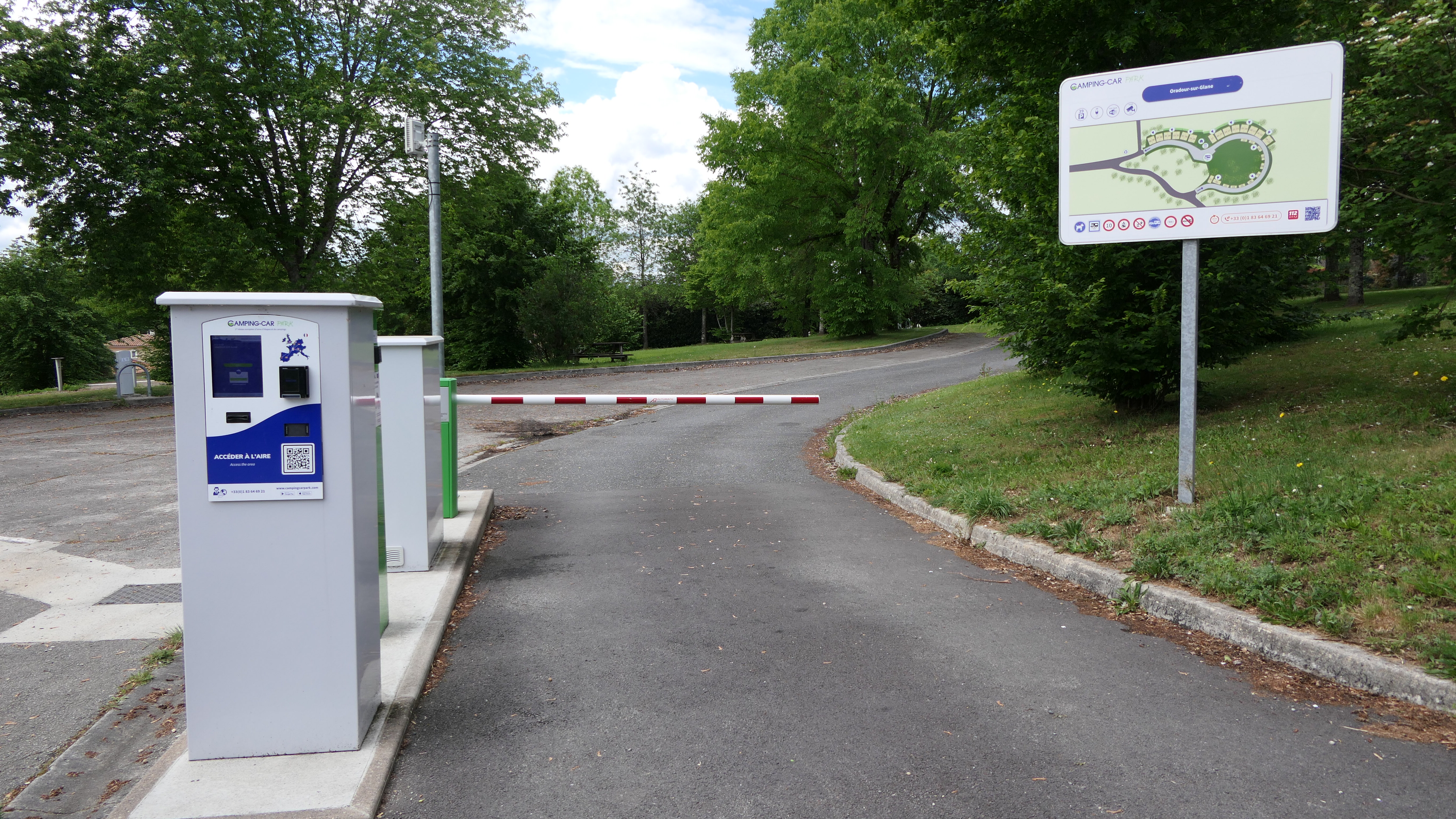 Aire d'accueil camping-car d'Oradour-sur-Glane — photo 2