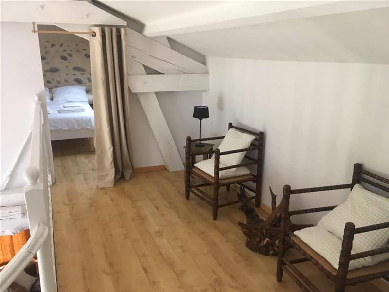 Lodge Escoute Pluye